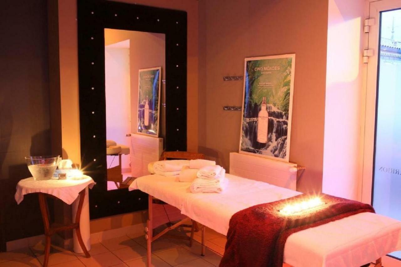 Hotel Spa Frederic Carrion Et Sa Table Gastronomique Viré Exterior foto