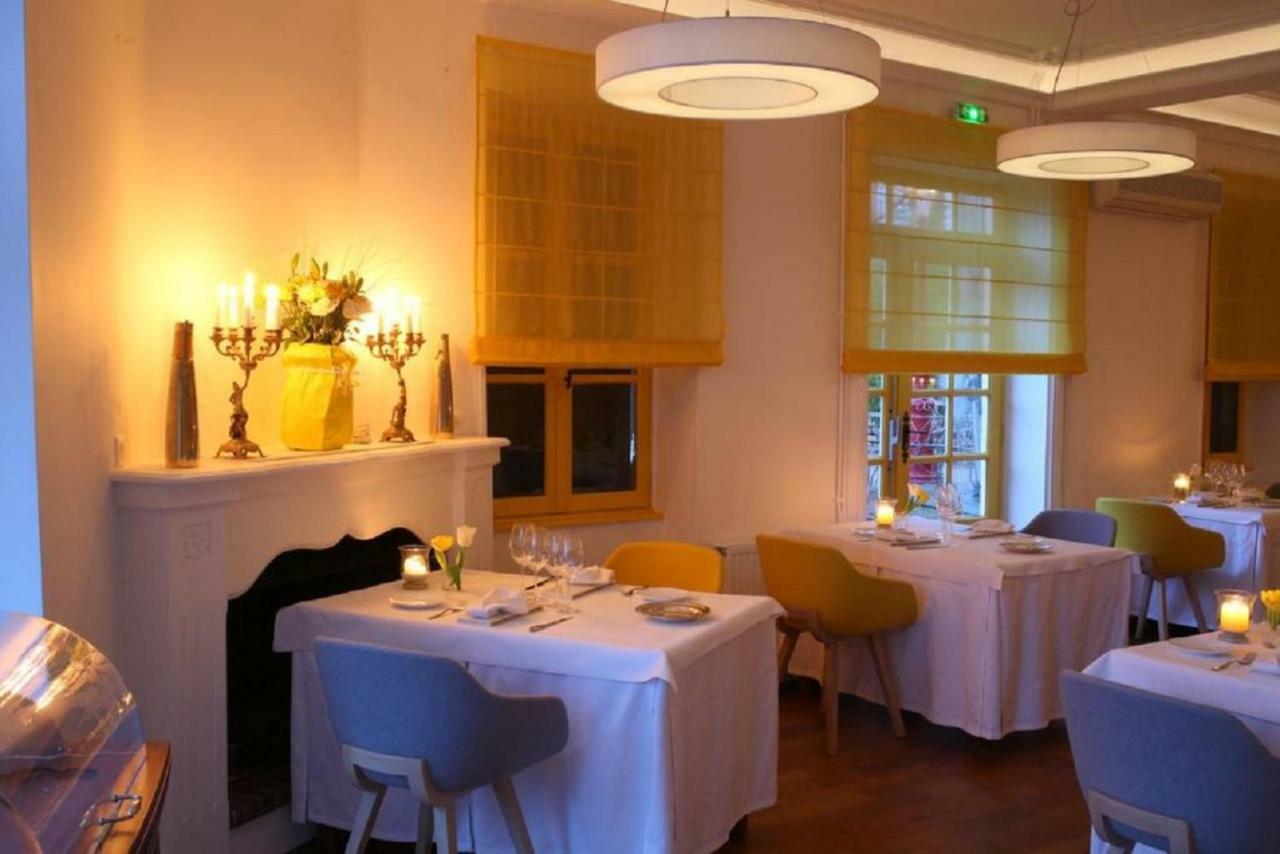 Hotel Spa Frederic Carrion Et Sa Table Gastronomique Viré Exterior foto